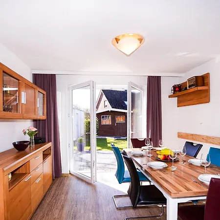 Holiday home Haus - Haus Moewenstrasse Groemitz
