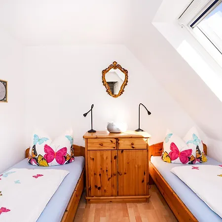 Holiday home Haus - Haus Moewenstrasse Groemitz